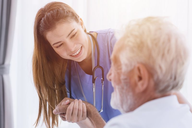 Atención médica humana y compasiva
